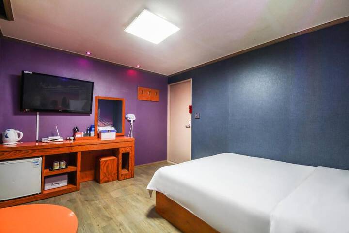 Room 38 of 57