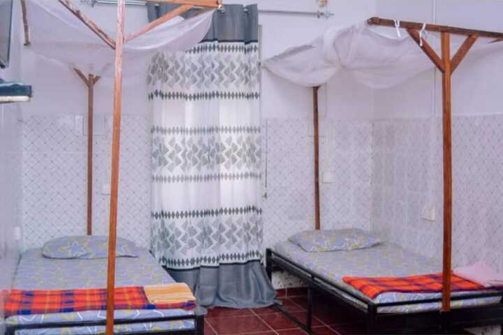 Room 7 of 18