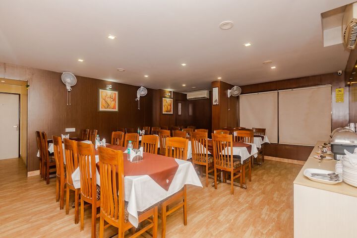 Dining 68 of 102
