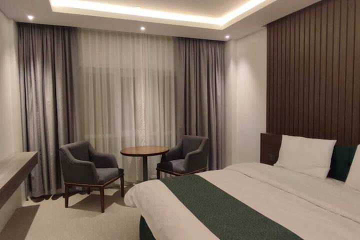 Room 17 of 26