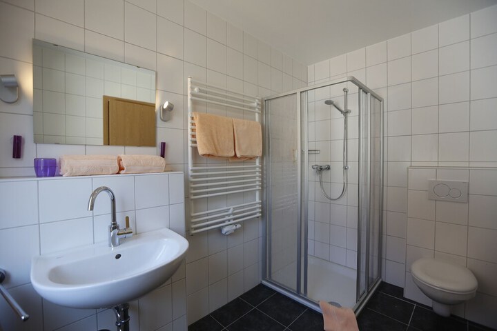 Room 9 of 40