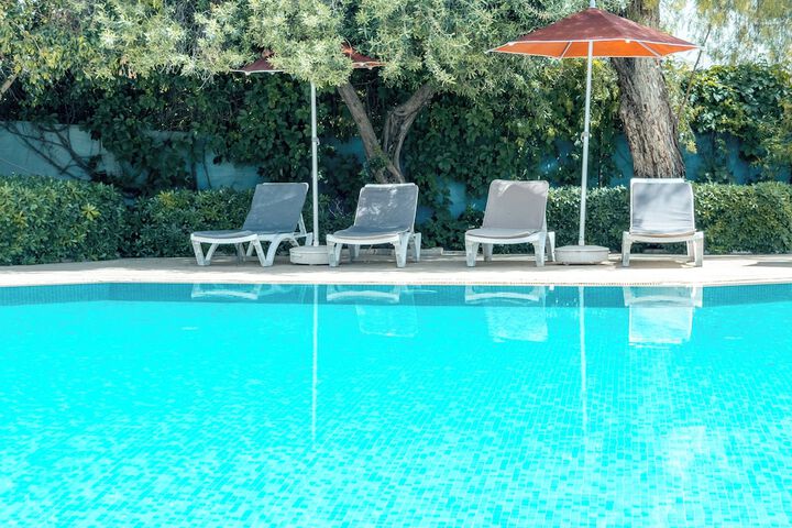 Pool 115 of 184