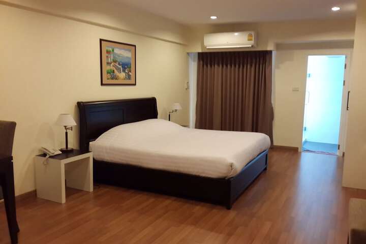 Room 17 of 90