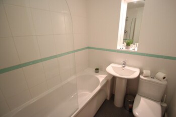 Room 2 of 16