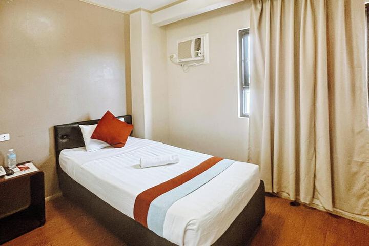 Room 28 of 60