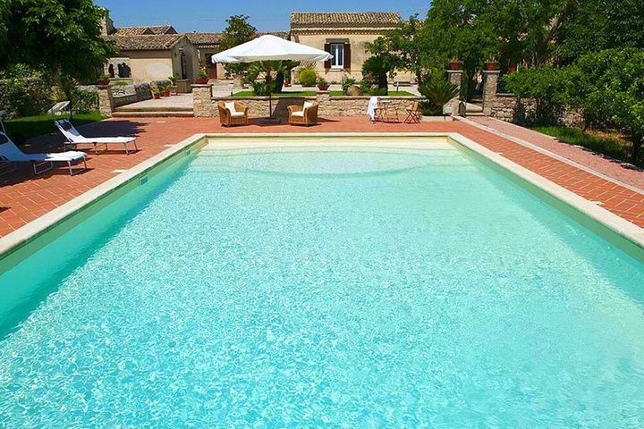 Pool 11 of 16