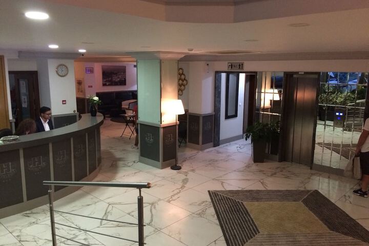 Hotel 3 of 65