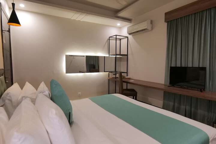 Room 15 of 41
