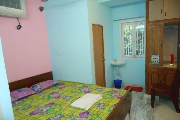 Room 6 of 9