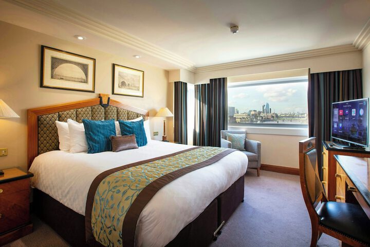 Room 42 of 137