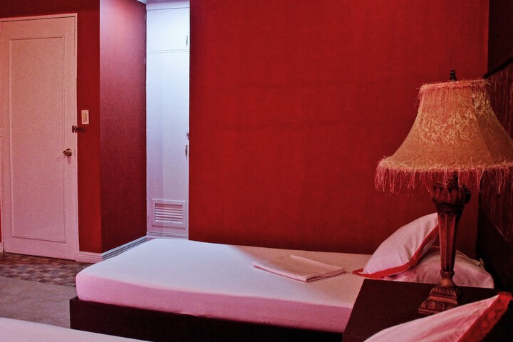 Room 17 of 35