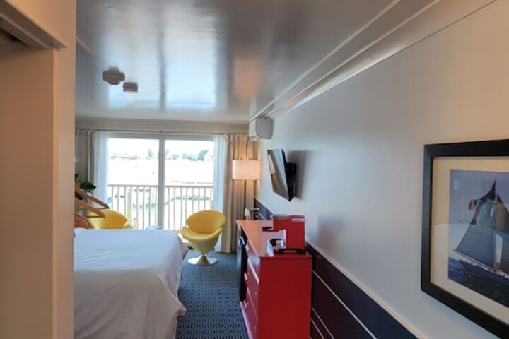 Room 15 of 146