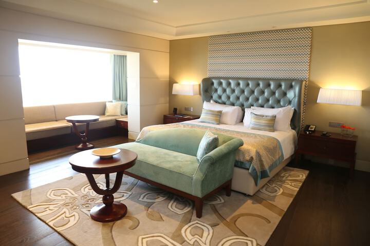 Room 16 of 78