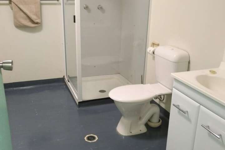 Room 14 of 27