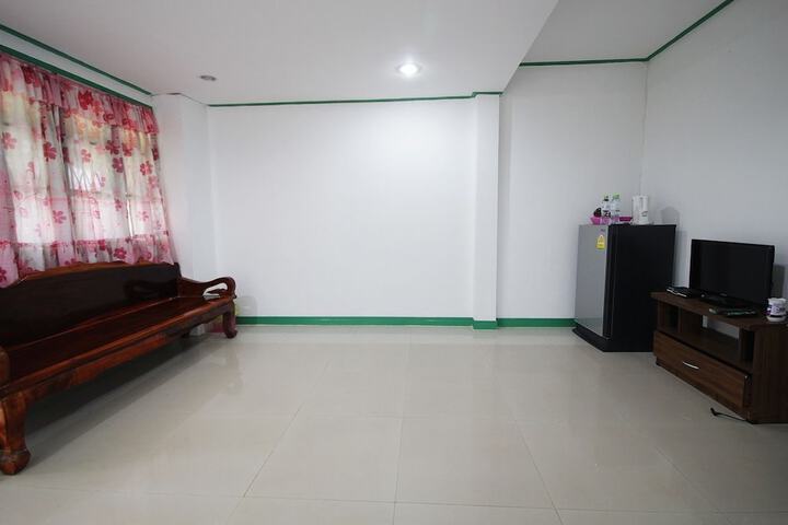 Room 33 of 90