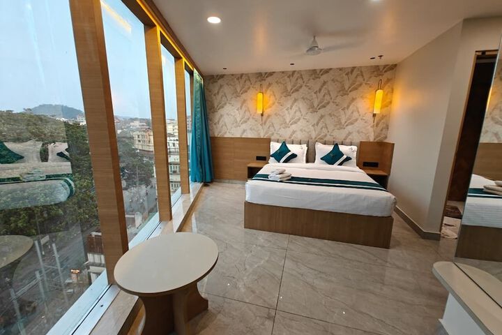 Room 9 of 21