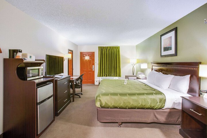 Standard | King Bed (12 of 13)