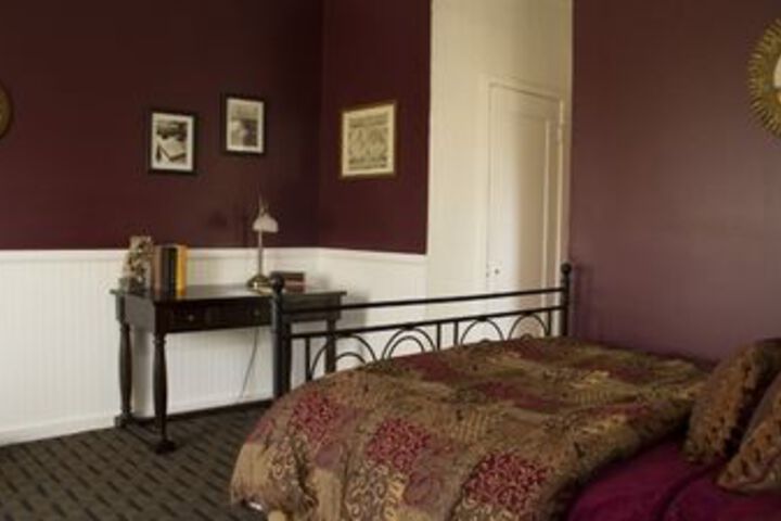 Room 3 of 9