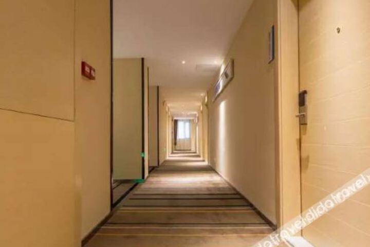 Hotel Interior 9 of 42