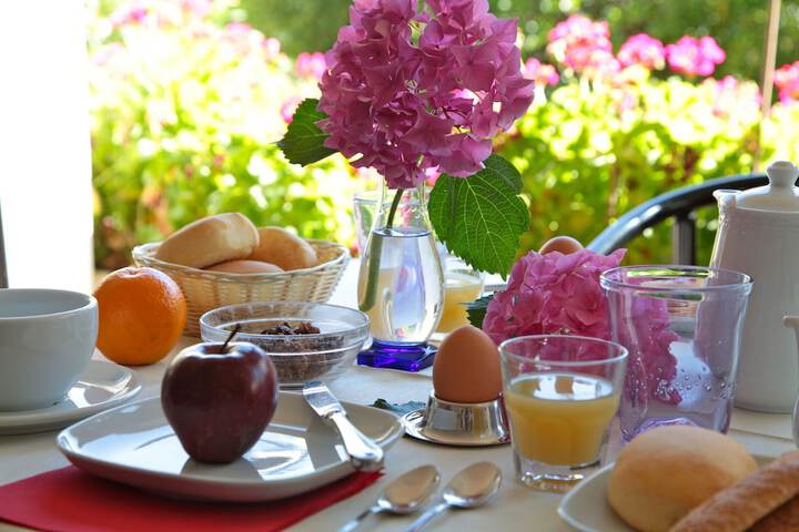 Breakfast/Coffee Service 29 of 63