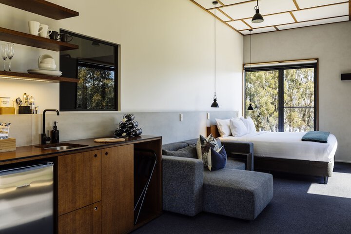 Room 6 of 32
