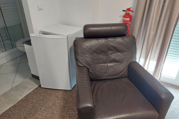 Room 49 of 76