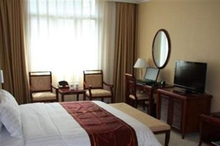 Room 15 of 16