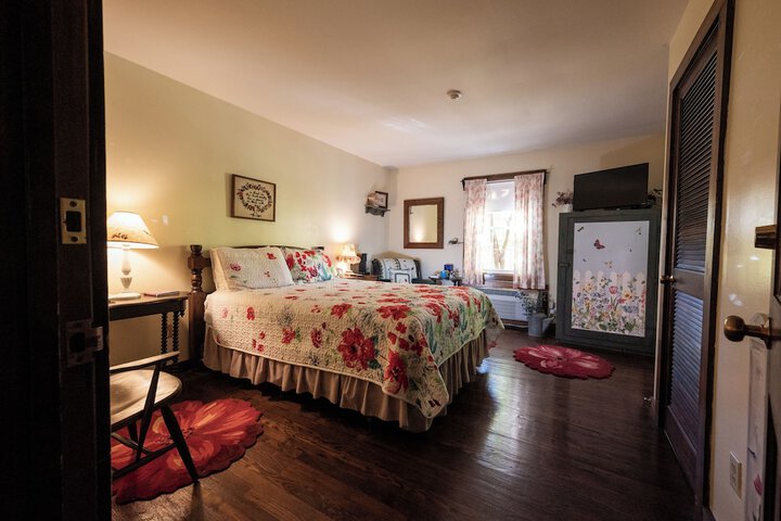Room 10 of 22