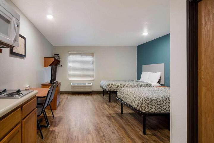 2 Double Beds (4 of 7)
