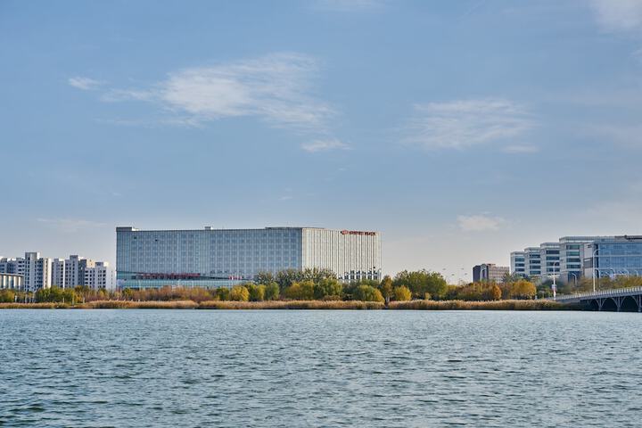 Hero Image 1 of 120