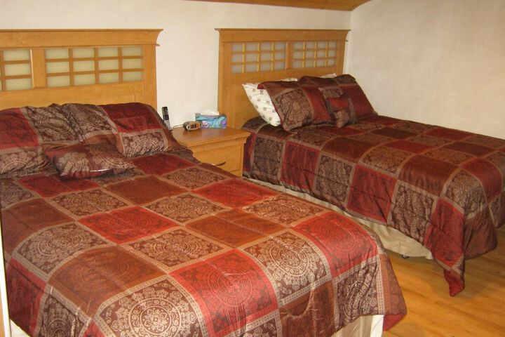 Room 9 of 100
