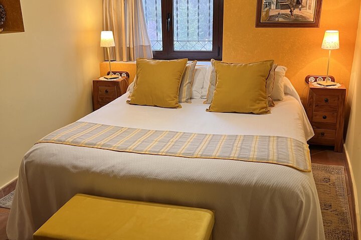 Room 38 of 183