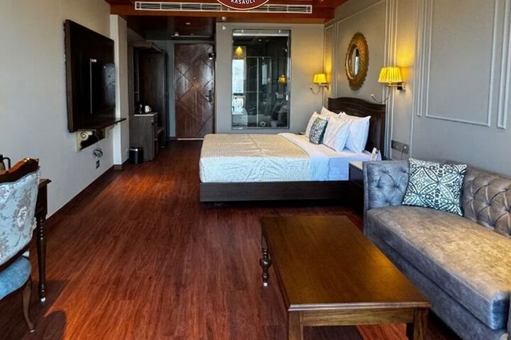 Room 10 of 72