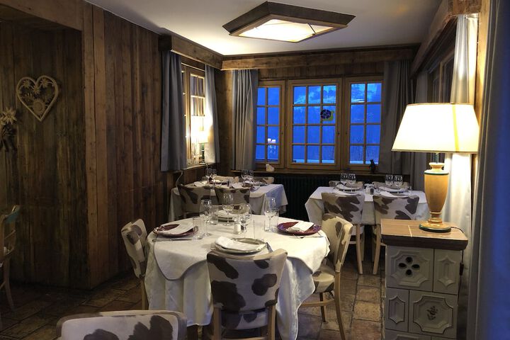 Dining 37 of 71