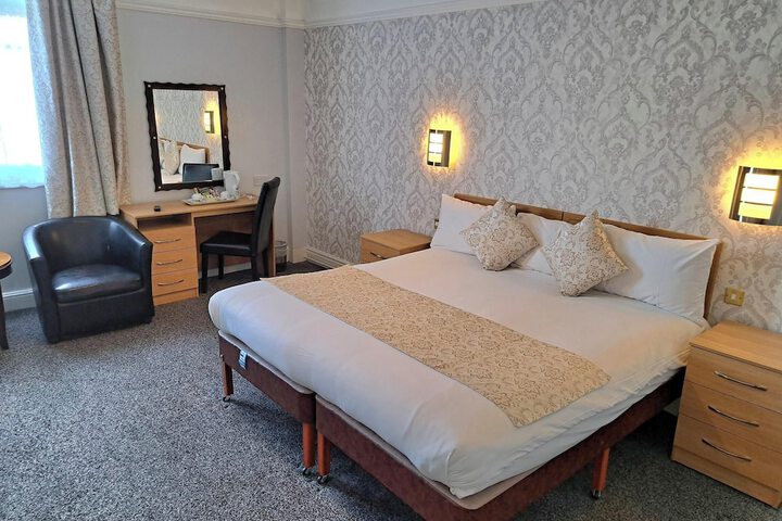 Room 11 of 47