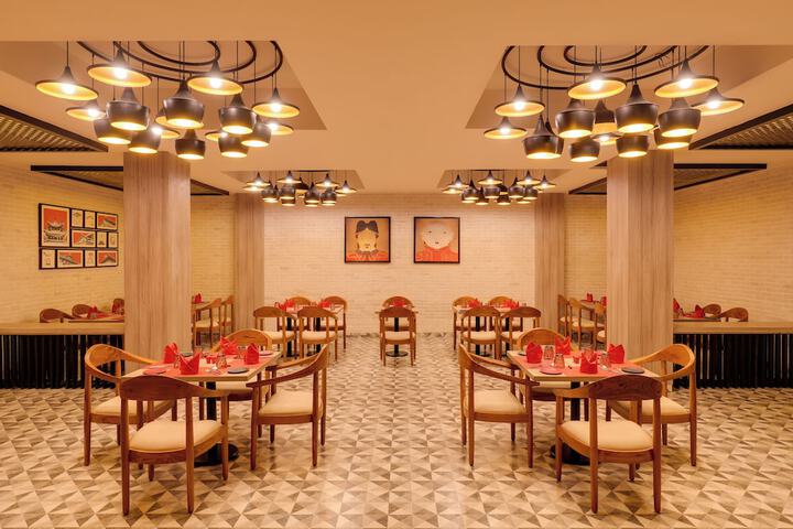 Dining 33 of 42