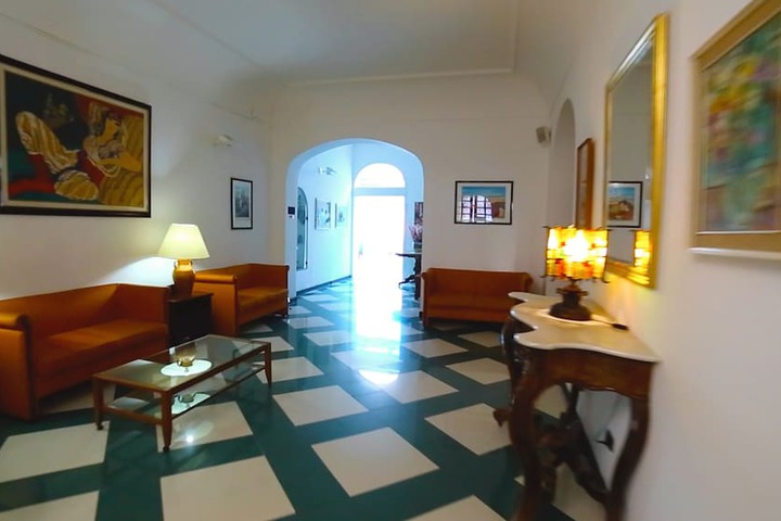 Ballroom/Hall 20 of 30
