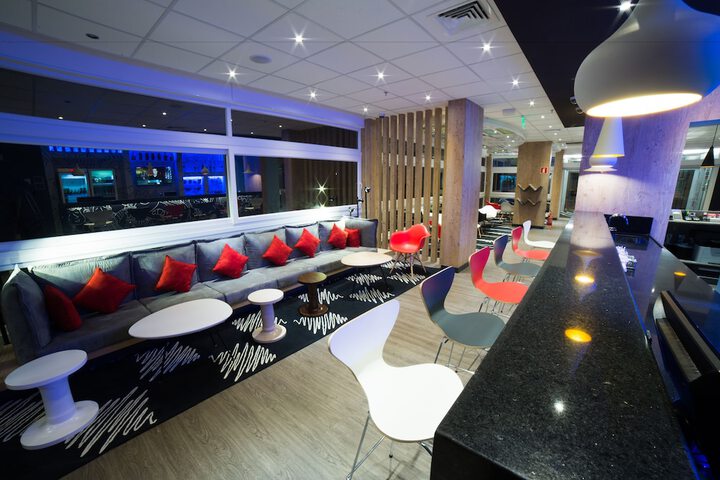 Lounge 21 of 26
