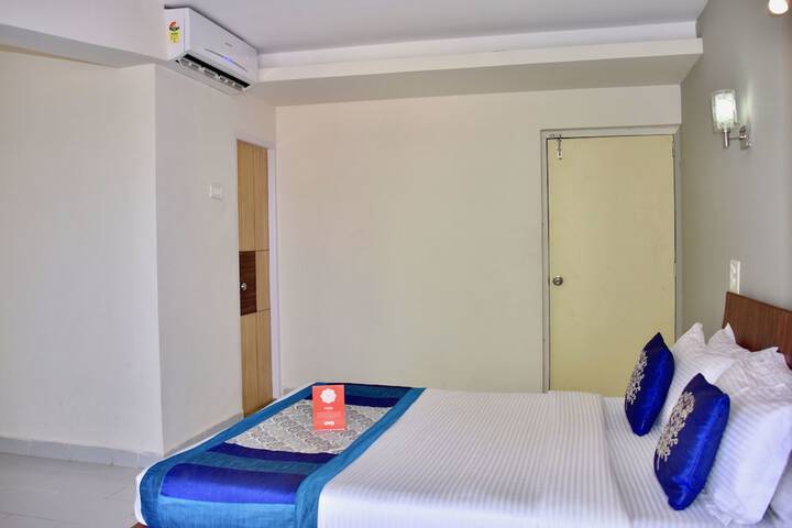 Room 9 of 36