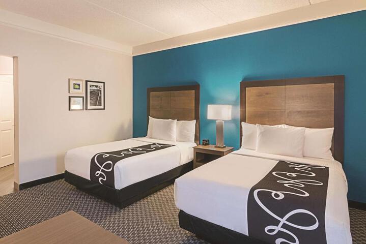 2 Double Beds Mobility Hearing Impaired Accessible Room (11 of 13)