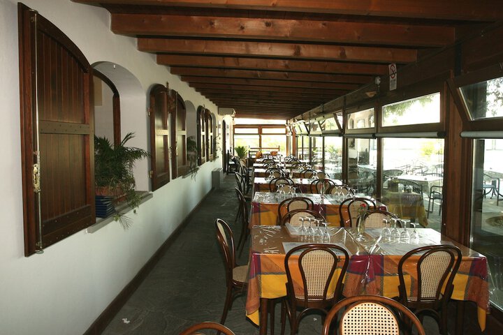 Dining 20 of 33