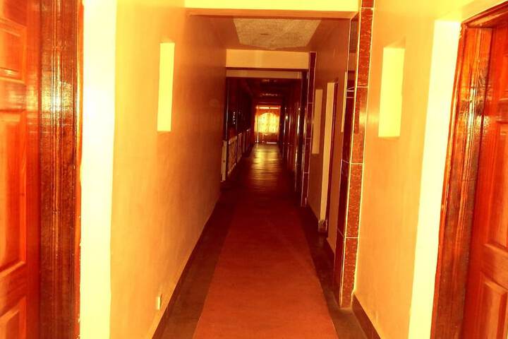 Ballroom/Hall 13 of 16