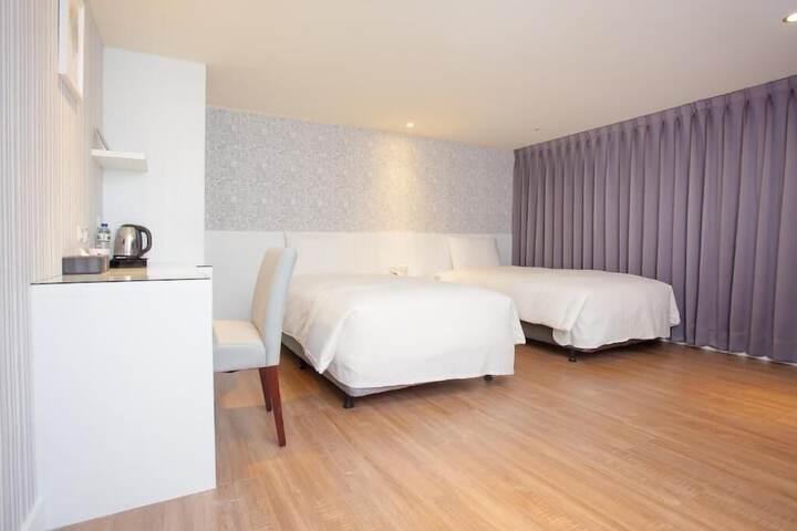 Room 15 of 36