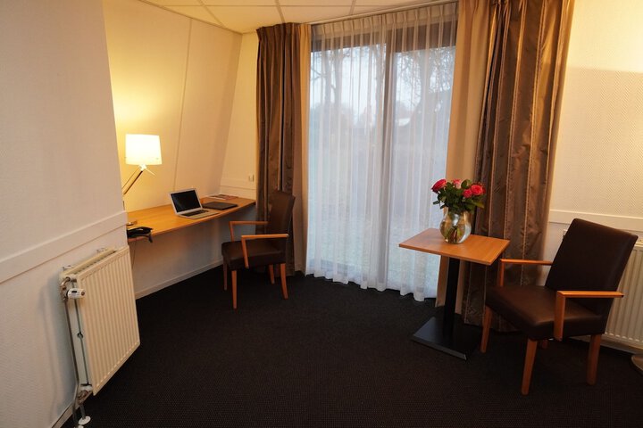 Room 25 of 65