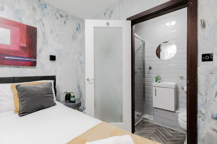 Room 7 of 234