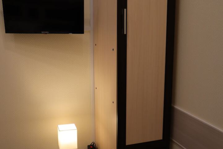 Room 14 of 19