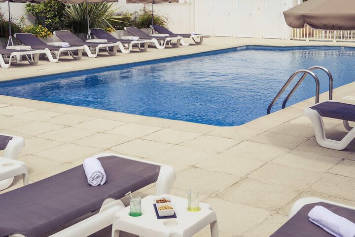 Pool Hotel
