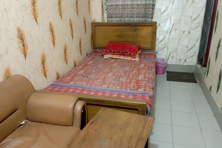 Room 3 of 7