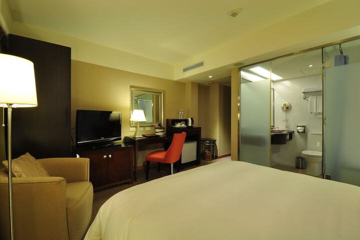 Room 7 of 53
