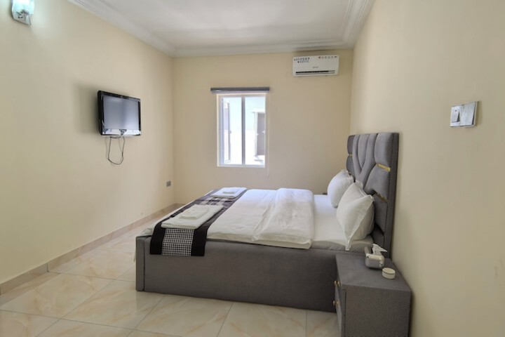 Room 10 of 45